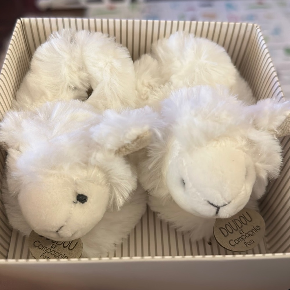 Doudou lamb booties